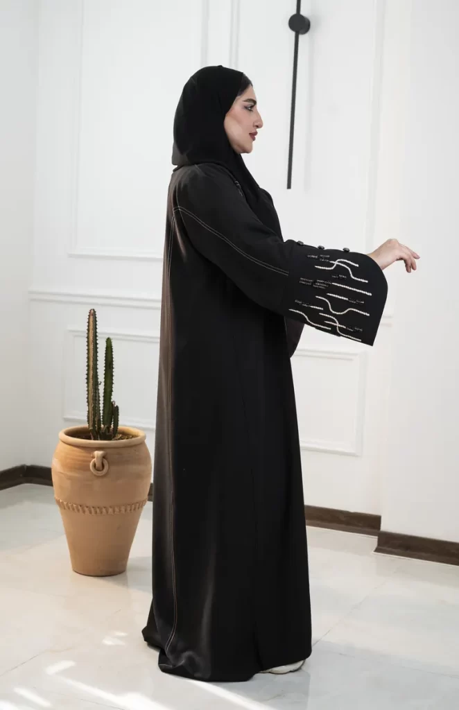 208078 عبای موزه مدل آستین کلوش